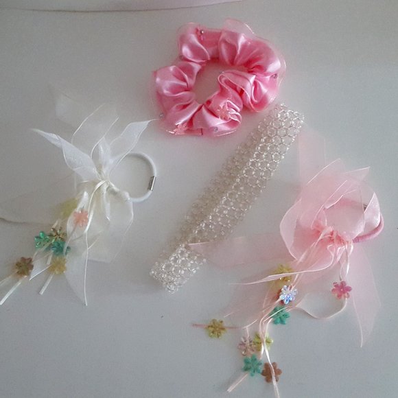 Girl's Hair Accessories - Picture 1 of 6